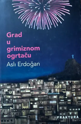 [E-04-4B] GRAD U GRIMIZNOM OGRTAČU
